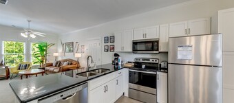 Alpine River Suites #401 - Cozy Riverfront Condo w/Overlooking River in Downtown