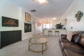 Smart TV, fireplace - Alpine River Suites #402 - Cozy Riverfront Condo (Helen)