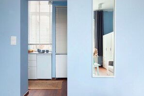 Mini-fridge, cookware/dishes/utensils - Elite Apartments Sopot Marine (Sopot)