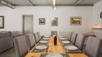 Villa | Dining room