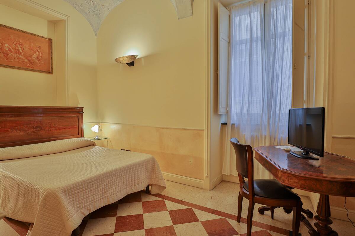 Superior Room | Desk, free WiFi
