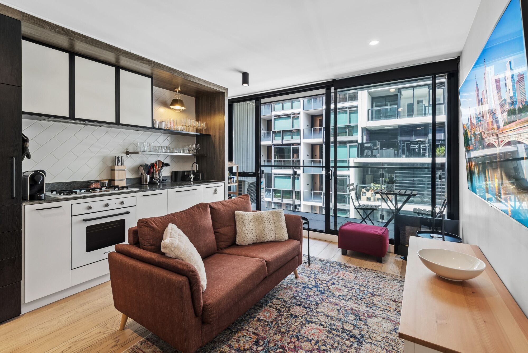 Modern Inner-City Apartment in Great Location