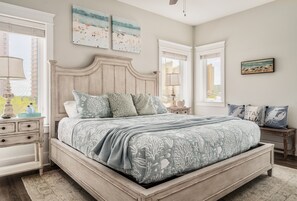 2 bedrooms, iron/ironing board, travel cot, free WiFi - Huge Family Beach Home! Near Beach! Dogs Welcome! (Gulf Shores)