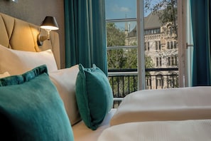 Room (SPECIAL ONE with a balcony and a view) | View from room - Motel One Hannover-Oper (Hannover)