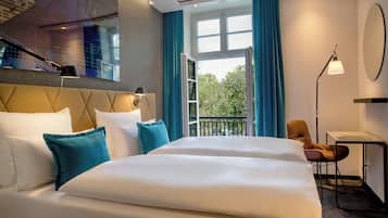 Room (SPECIAL ONE with a balcony and a view) | Desk, soundproofing, free WiFi, bed sheets