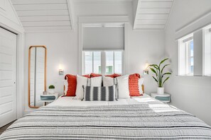 2 bedrooms, iron/ironing board, internet, bed sheets