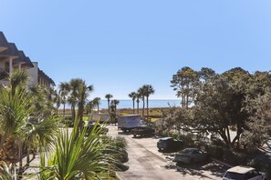 Property grounds - Soak Up the Ocean Air Seaside Villa Stay Near the Sand (Hilton Head Island)