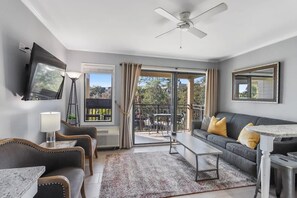 TV, offices - Soak Up the Ocean Air Seaside Villa Stay Near the Sand (Hilton Head Island)