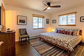 3 makuuhuonetta, silitysrauta/-lauta, ilmainen Wi-Fi, vuodevaatteet