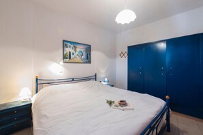 3 habitaciones, tabla de planchar con plancha, wifi y ropa de cama 