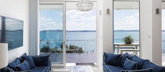 Riviera - Panoramic Water Views In The Heart Of Nelson Bay