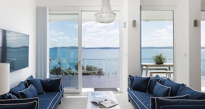 Riviera - Panoramic Water Views In The Heart Of Nelson Bay