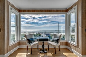 Interior - Oceanfront 4 Bedroom 3.5 Bath Sleeps 20 (Myrtle Beach)