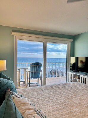 2 bedrooms, iron/ironing board, free WiFi, bed sheets - Amazing Sunsets, Sugar White Sand, Gulf Front (Fort Walton Beach)