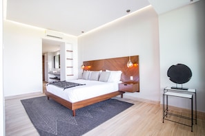 2 bedrooms, iron/ironing board, internet, bed sheets