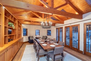 Dining - SLOPESIDE VILLA- Luxury Living, Ski-In/Out Access, A/C + Sublime Views (Mountain Village)