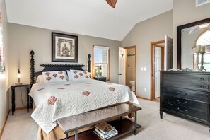 5 bedrooms, iron/ironing board, WiFi, bed sheets