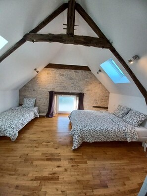 3 chambres, fer et planche à repasser, lit parapluie, Wi-Fi gratuit