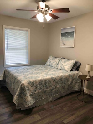 Desk, iron/ironing board, WiFi, bed sheets