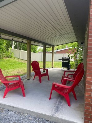 Terrace/patio - Spacious 4BR| Near Airport | Covered Patio (Bangor dr)
