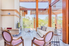 House | Living area | 32-inch TV with digital channels - PF19 Casa Alto Padrão 4 Suítes (Mata de São João)