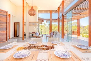 House | Living area | 32-inch TV with digital channels - PF19 Casa Alto Padrão 4 Suítes (Mata de São João)