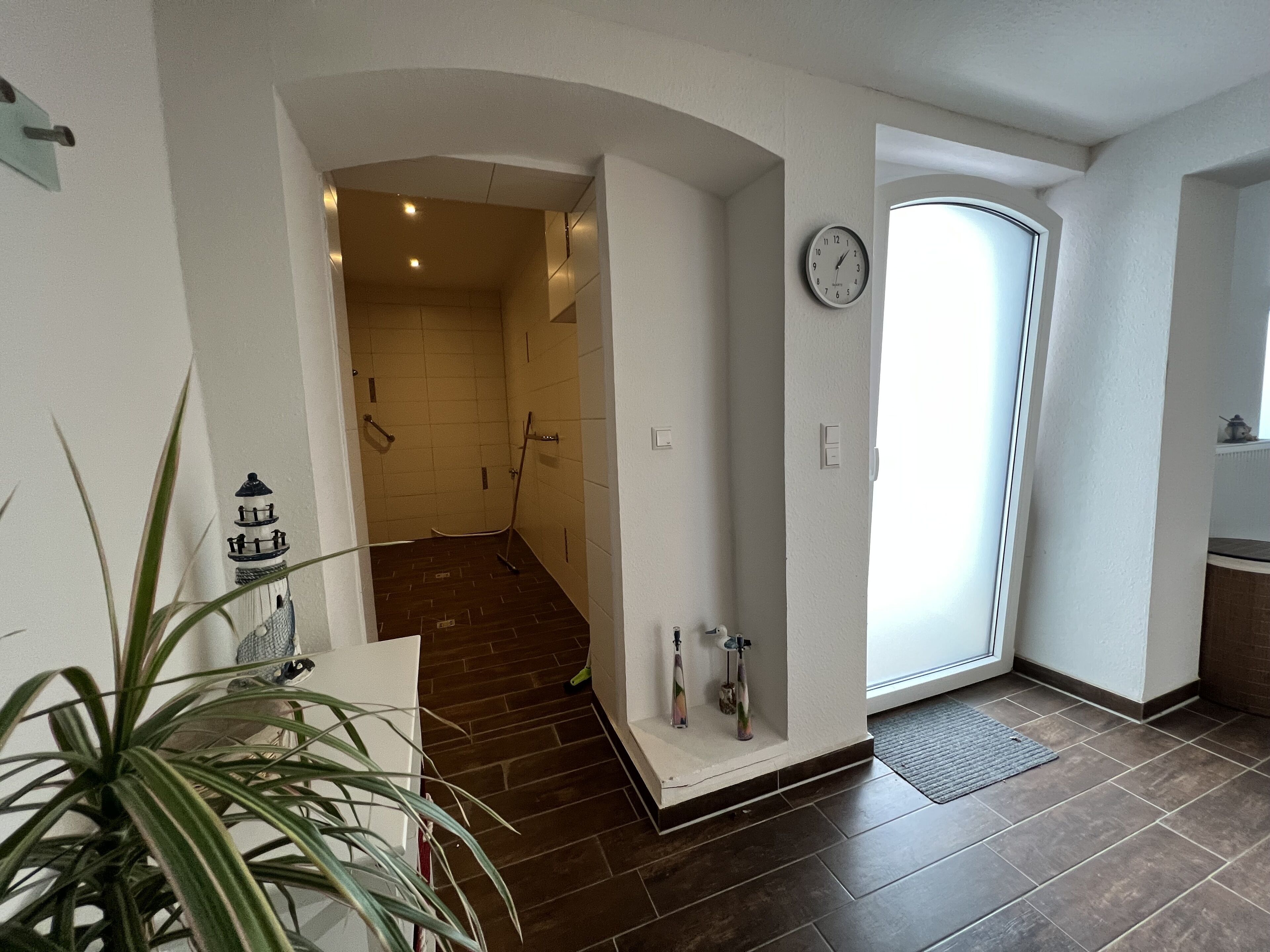 المنشأة من الداخل