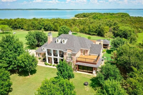 Luxury 5 Acre Private Estate on Lake Ray Roberts