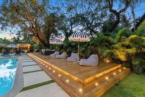 Outdoor pool, a heated pool - Villa Altaire | Pool | Mini Golf | Beach Fire Pit (Miami)