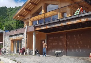 Exterior - 2 Bedrooms new apartment in a nice chalet Appart 2 chambres dans chalet neuf (les Belleville)