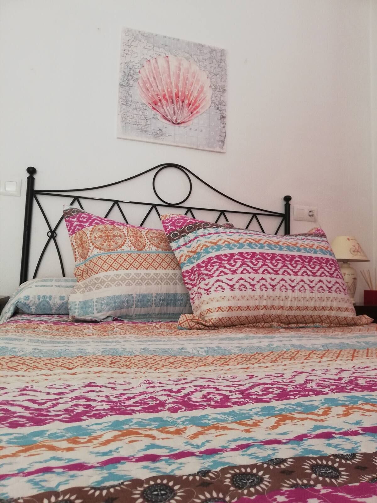 1 dormitorio, tabla de planchar con plancha, cuna de viaje y wifi gratis