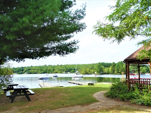 Converted 1830 Church - Newly Renovated For your Stay