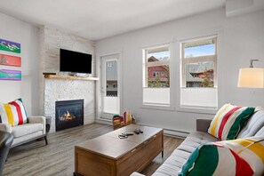 Smart-tv en een open haard