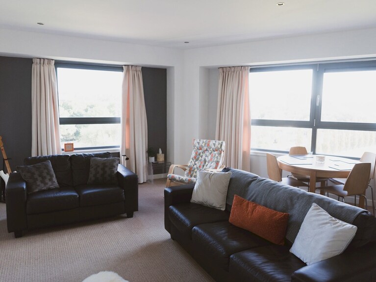 Lovely 2-bed Flat Glasgow Harbour Free Parking - Pass The Keys - 格拉斯哥