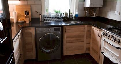 Pass the Keys | Cozy two bed flat near Glasgow Airport & Paisley