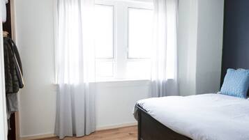 2 soverom, strykejern/-brett, wi-fi (inkludert) og sengetøy