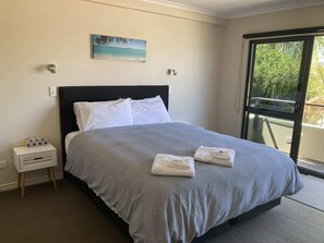 4 Schlafzimmer, Bügeleisen/Bügelbrett, Reisekinderbett, WLAN