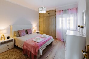 2 habitaciones, tabla de planchar con plancha, internet y ropa de cama 