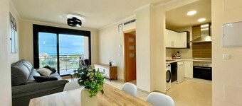 NEW: Luxury apartment with sea views from all rooms!