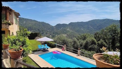 Just 25 minutes from Nice - peaceful and secluded luxury private villa with pool