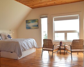 3 bedrooms, travel crib, free WiFi, bed sheets