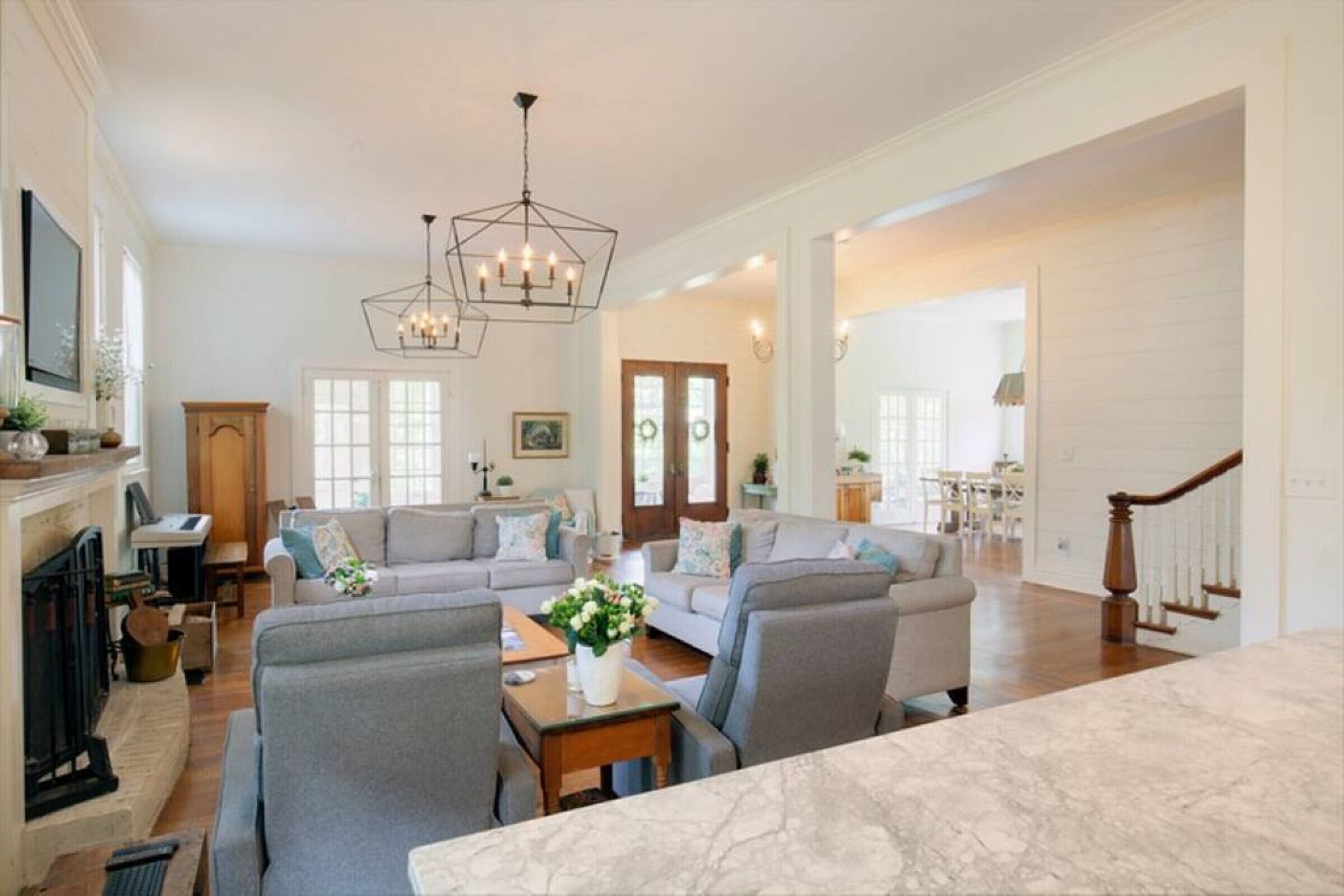 Télévision, cheminée