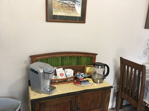 Dining - Foggy Island Home in Town (Kodiak)