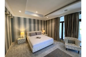 6 bedrooms, WiFi