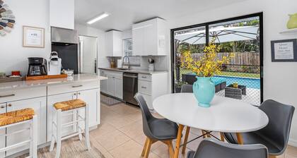"La Casa Delmar" Heated Pool! Close to Beaches and 5th Ave.