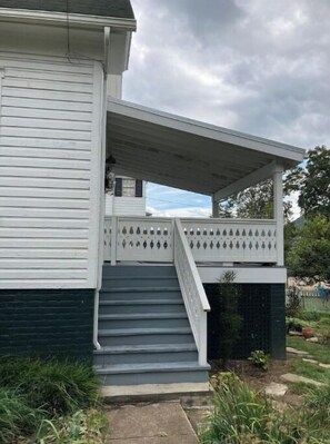 Exterior - 1890’s Corner Cottage (Roanoke)