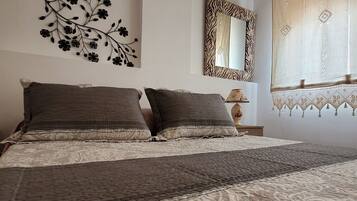 3 slaapkamers, een kluis op de kamer, een bureau