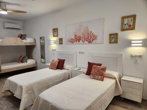 3 bedrooms, in-room safe, desk, iron/ironing board