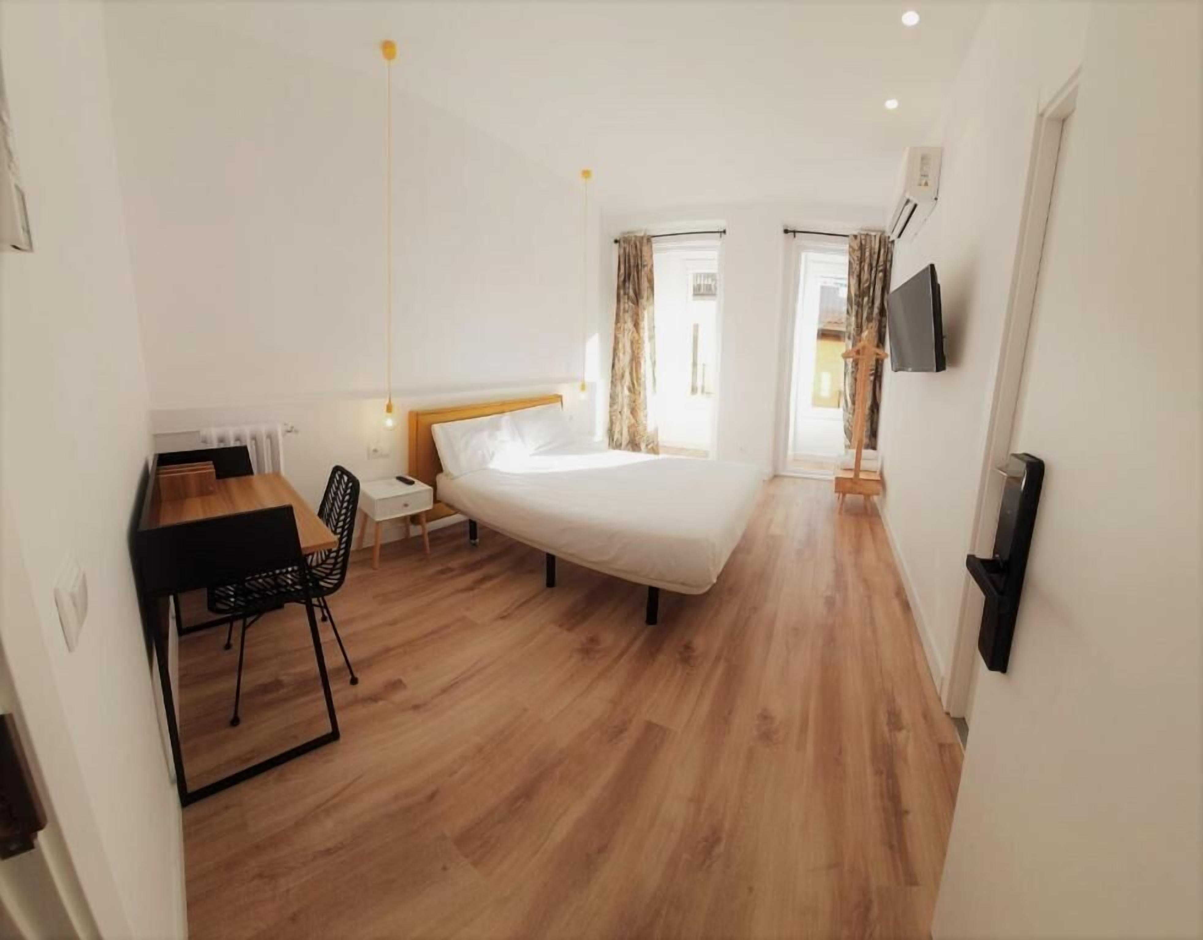 Photo - Hostal Manuela by gaiarooms