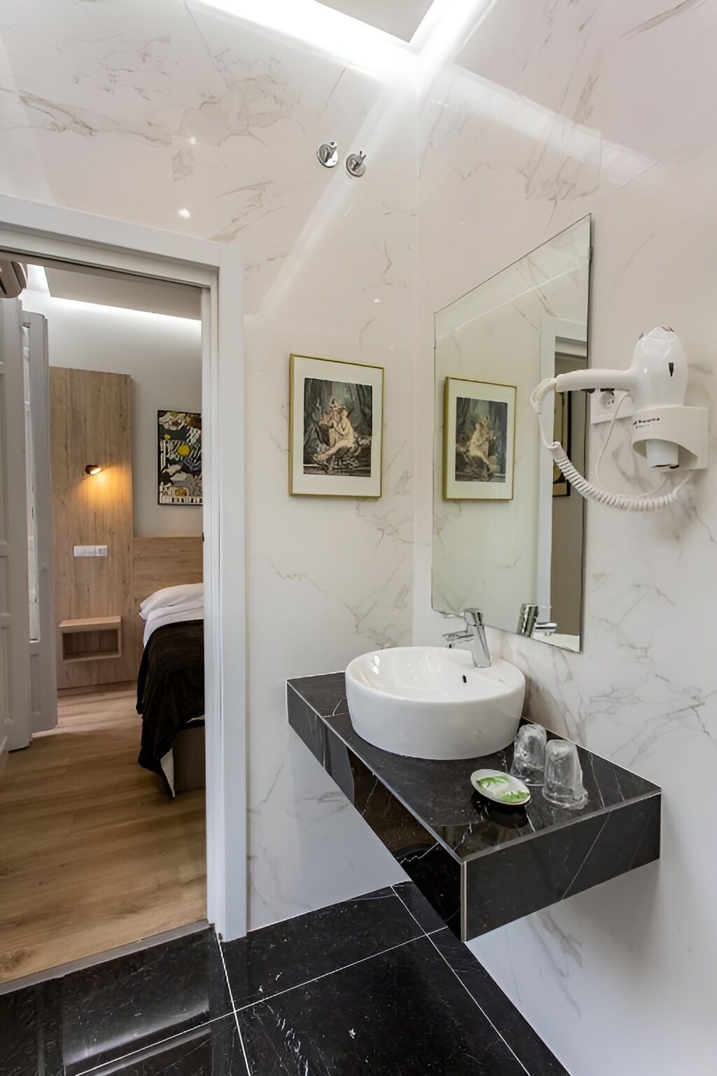 Photo - Hostal Manuela by gaiarooms